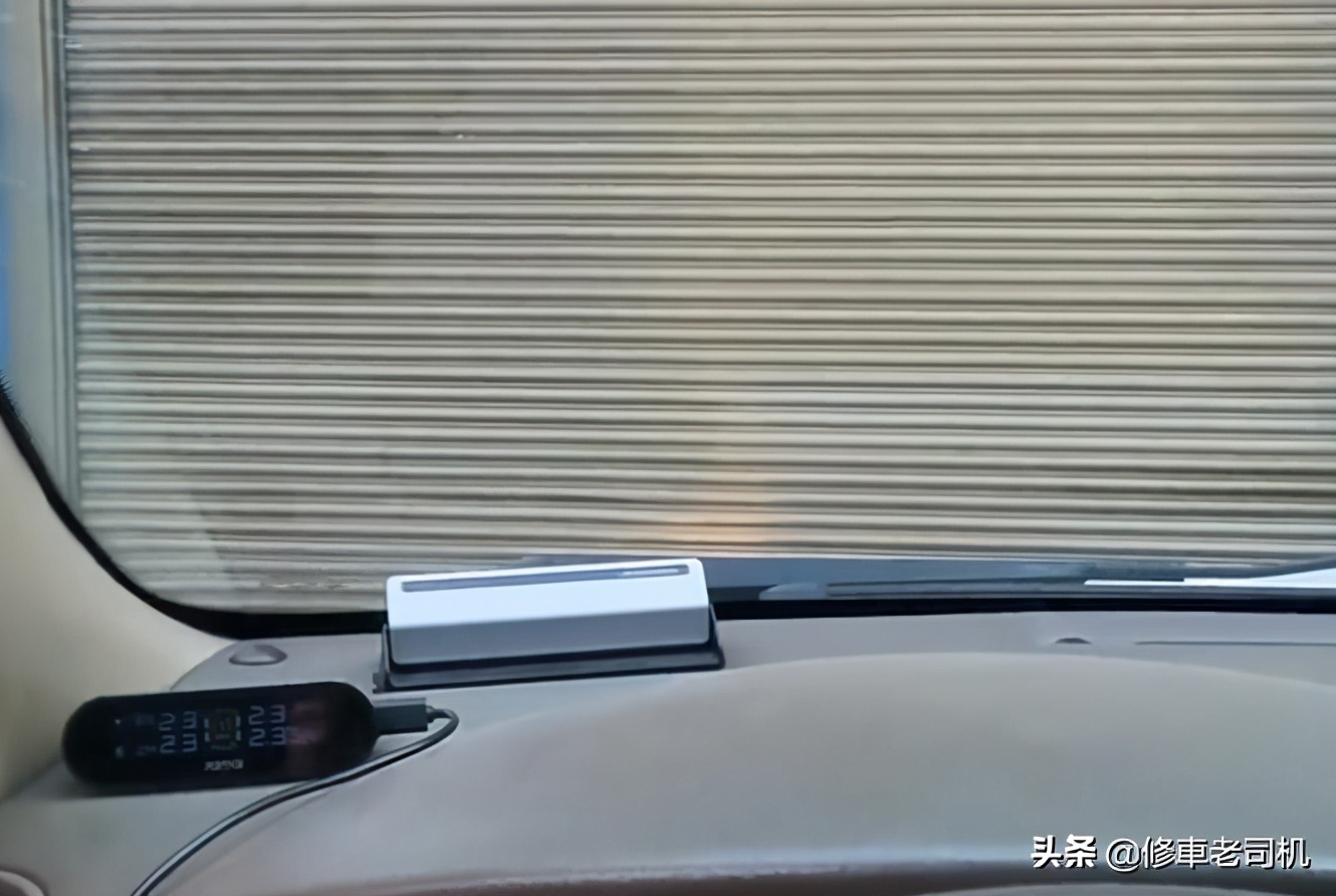 怎么看车头离墙距离,车头距离判断驾驶技巧