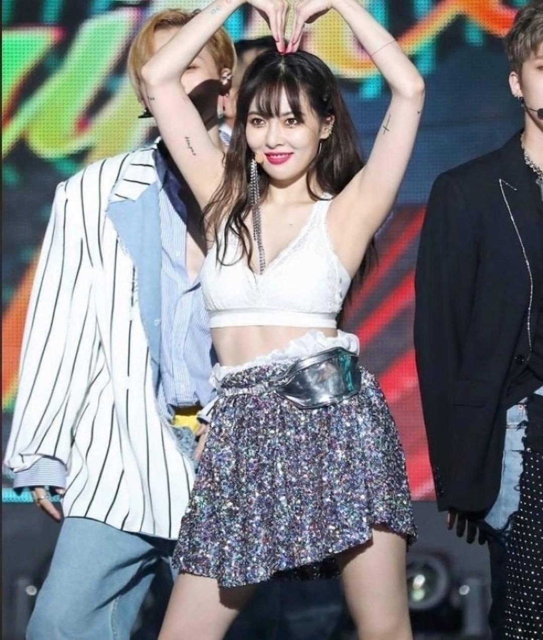 泫雅和男友秀恩爱视频,泫雅ins和男友晒牵手照大秀恩爱