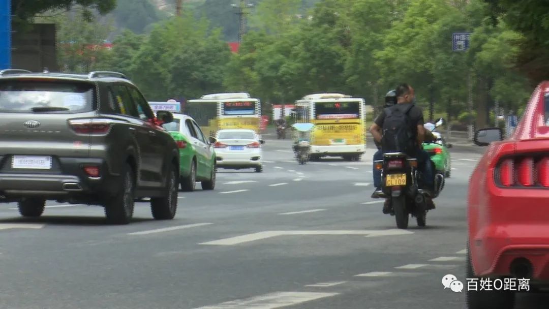 记者探访头盔爆红市场一盔难求 (一盔难求北京市场头盔涨价了吗)