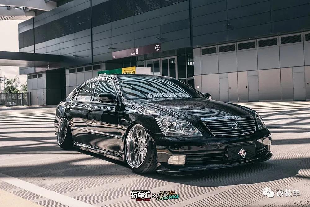 12代皇冠质感相当于现在的什么,最经典一款12代皇冠