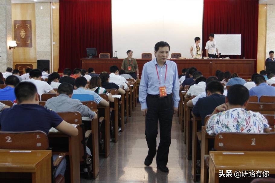 985211冷门又好找工作的专业,读985冷门专业还是读211热门专业