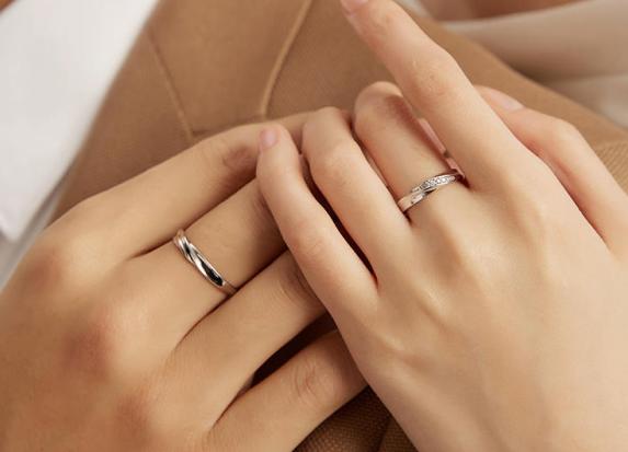 男士戒指怎么挑选好,男士戒指用哪种最好