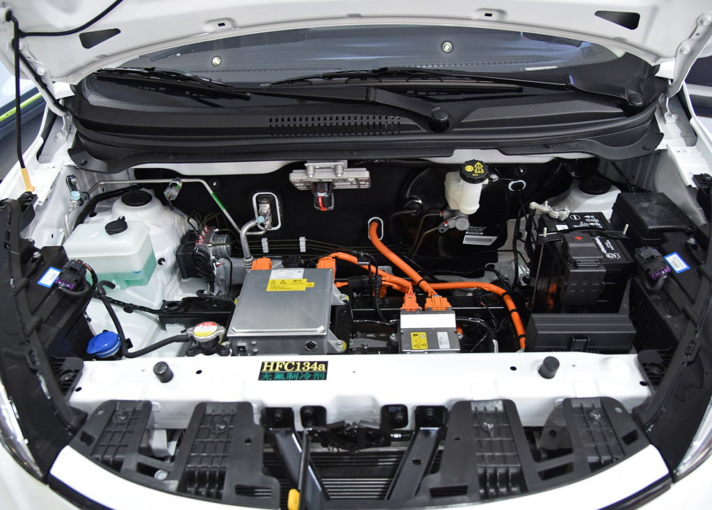 五门五座续航400小型纯电,长安奔奔新能源五门五座续航300