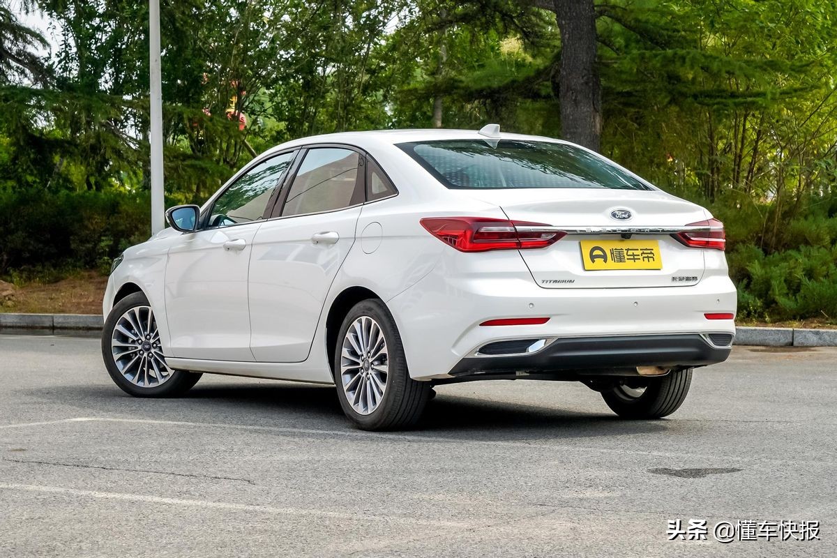 15款朗逸1.6二手车对比2017款福睿斯,福特福睿斯和大众朗逸谁的价格高