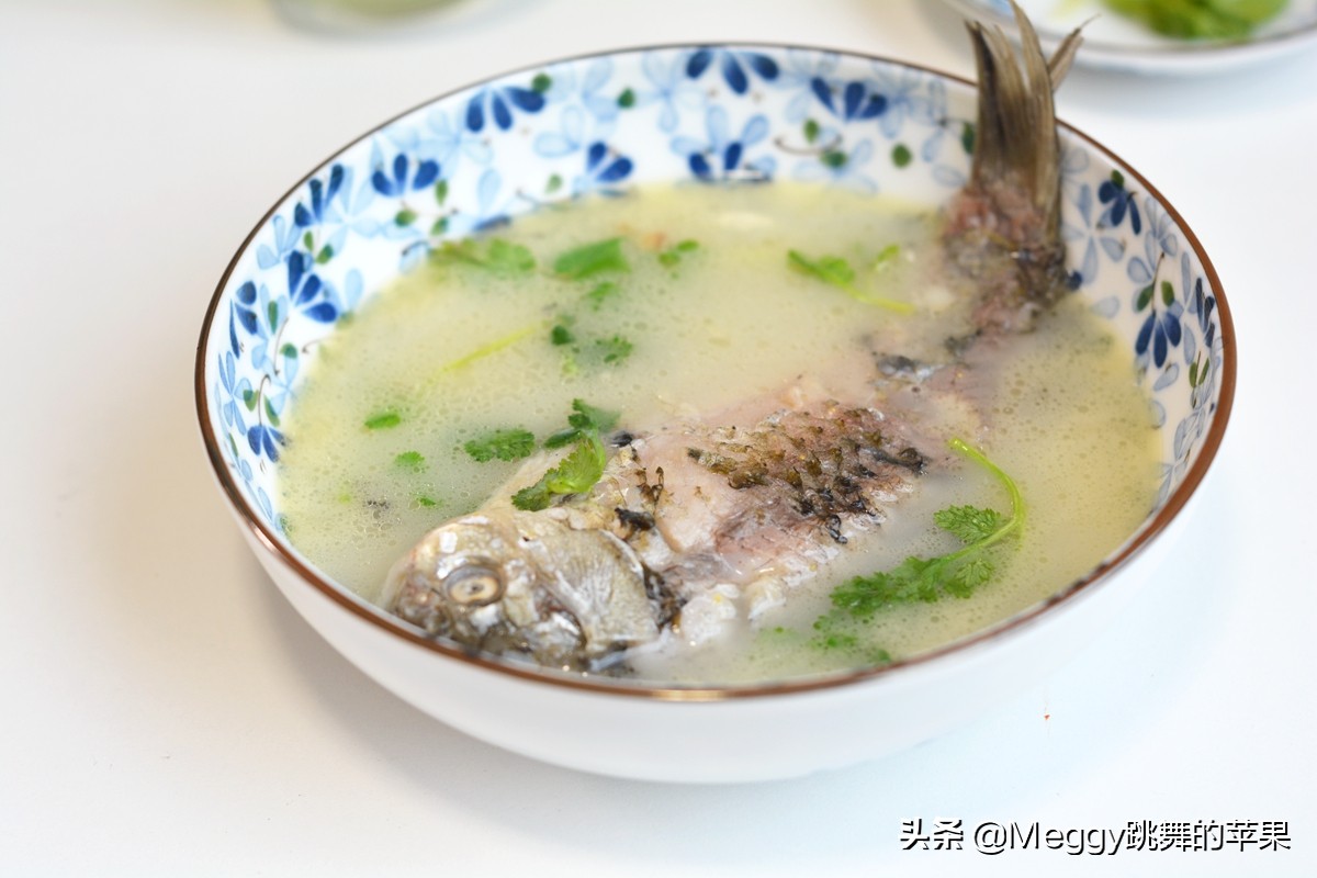 秋天怎样做鱼好吃有营养,秋天要多吃鱼教你一个新做法
