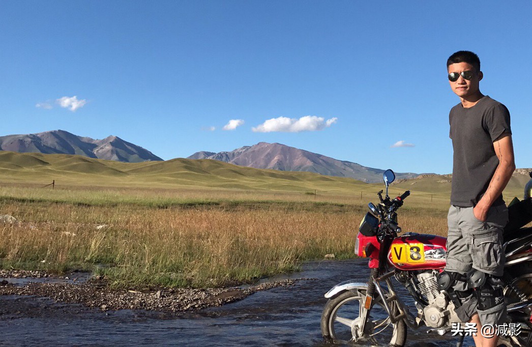 珍贵的友谊，中国90后小伙骑车去巴基斯坦