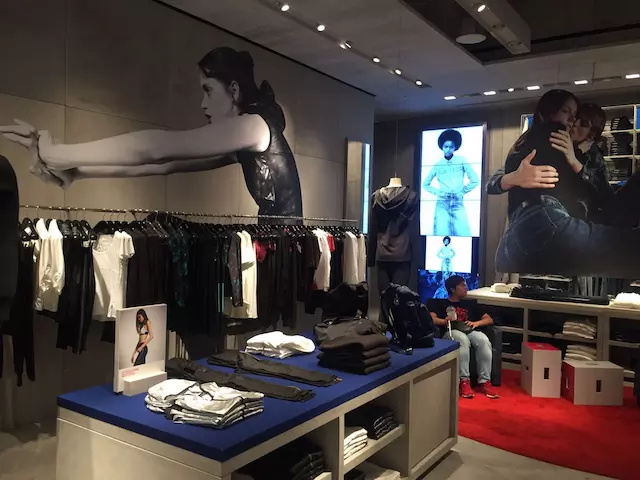 polo寮曡繘涓浗,鏃犵紳鎷兼帴polo