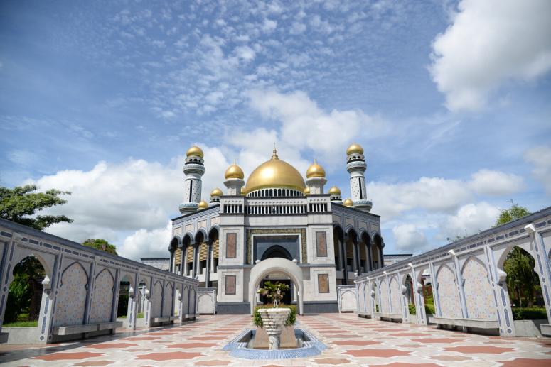 疯狂敛财上百亿,疯狂敛财2亿