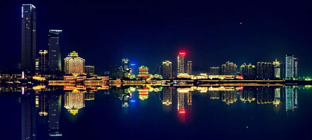 南昌跨年去哪嗨?浪漫灯光秀,绚烂烟花宴,你想要的这里都有