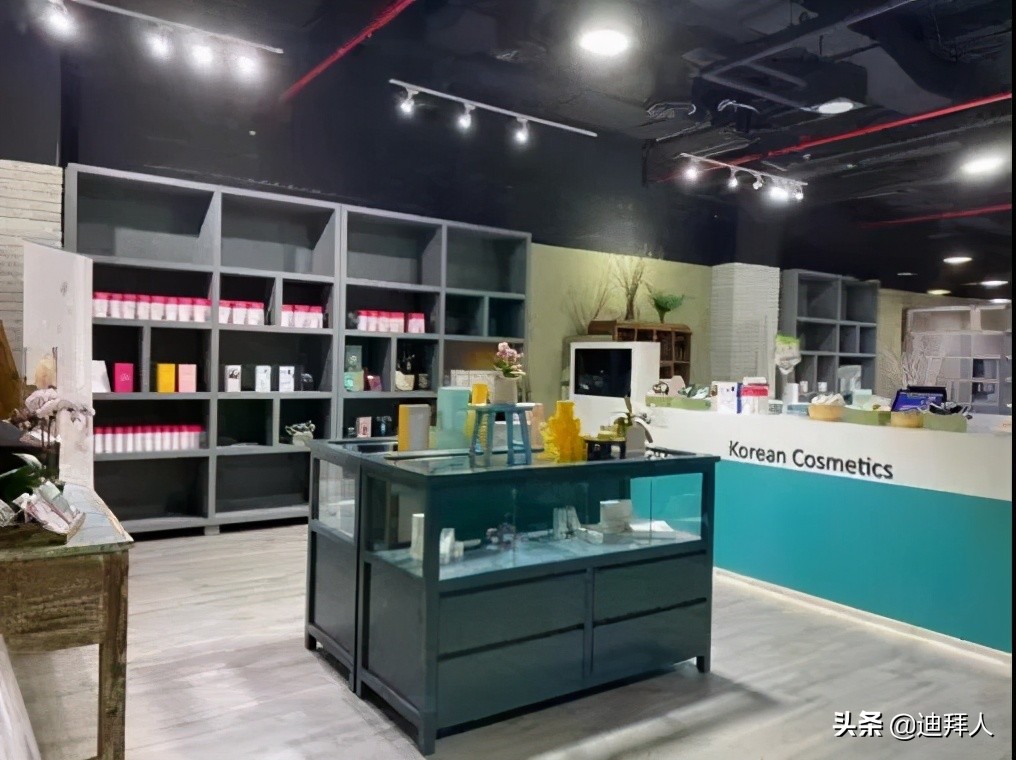 40岁创业，为皇室婚礼供花，还和阿航谈化妆品生意的亚洲女性