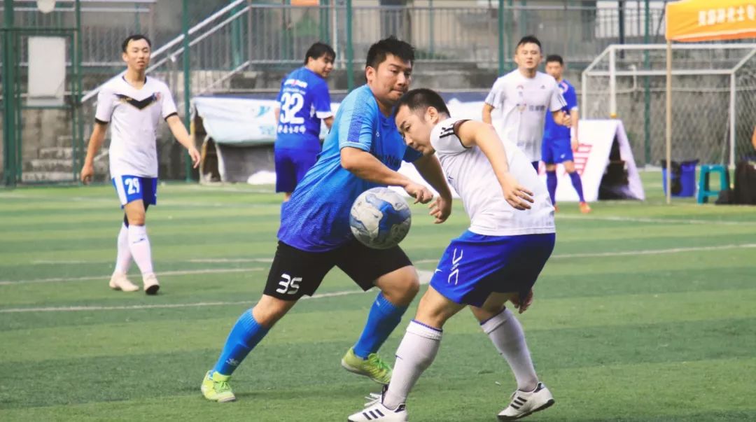 「蜀超联赛第二日综述」自贡兴城足球队强势难挡四连胜夺冠