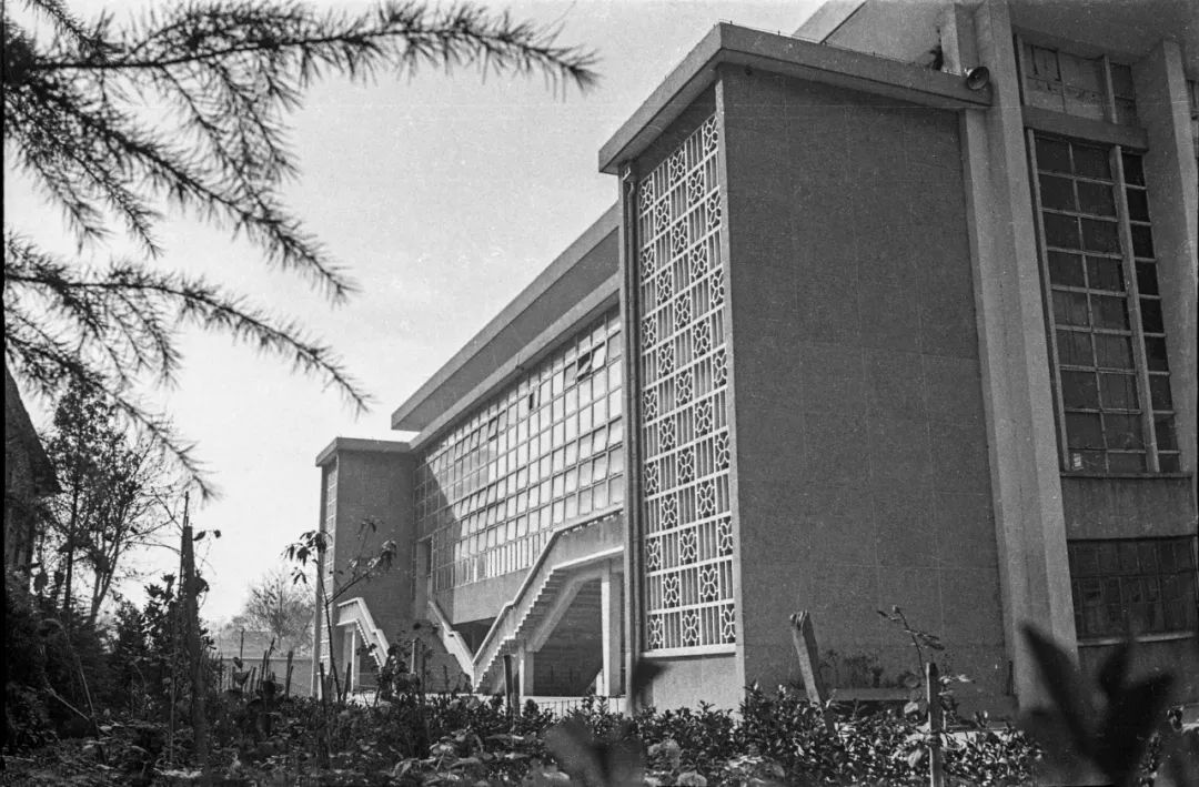 从镇江到镇江市体育中心怎么走,镇江老体育公园