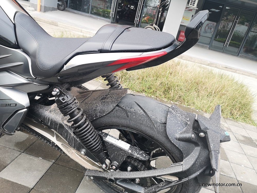 升仕310V试驾/多图:舒适好骑的运动太子车,标配ABS,全LED灯具