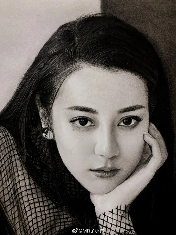 画一幅素描100万笔,胡歌、李现、迪丽热巴在他笔下全都画活了