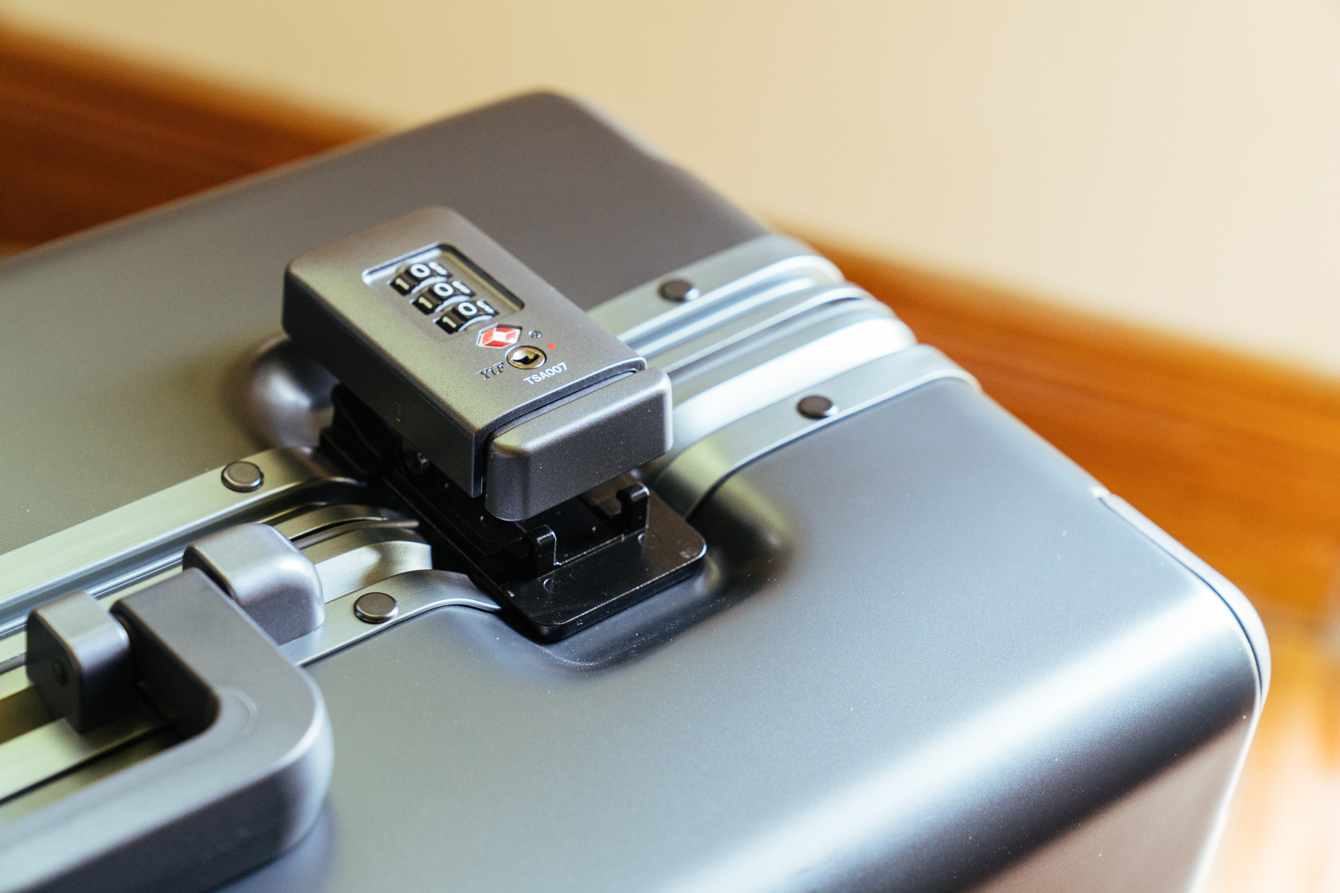 简约有范儿地平线8号行李箱,24寸地平线8号行李箱评测