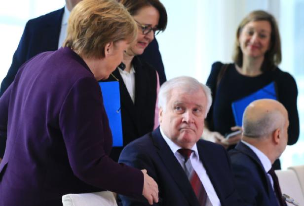 不戴口罩，德甲照踢，确诊上千的德国为什么如此淡定？