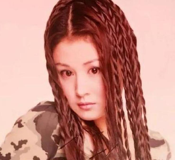 改变于月仙命运的两个人，一名叫马丽娟，一名叫张学松