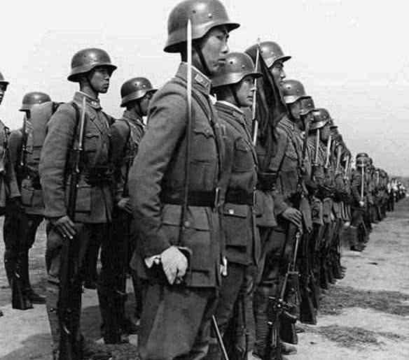 9旬老人跳河救人,九旬老人凌晨落水