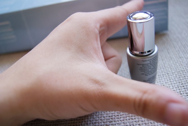 兰蔻和雅诗兰黛眼部精华液哪个好,兰蔻眼部肌底精华液和兰蔻眼霜