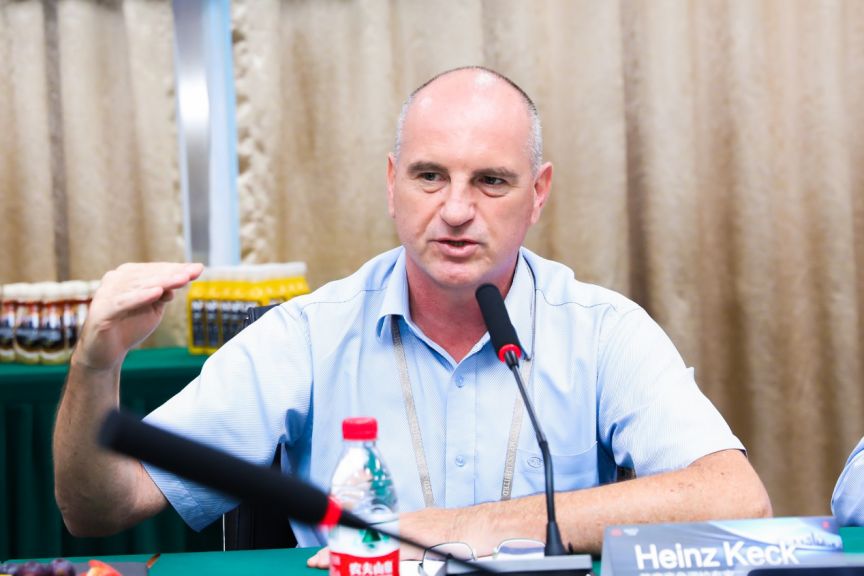 比亚迪vs福特底盘,比亚迪唐dm-p对比汉兰达