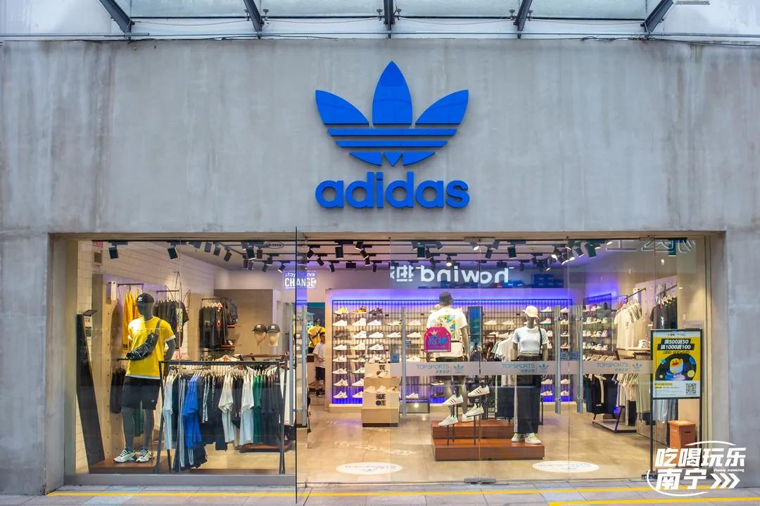 深受年轻人喜爱商品,深受年轻人喜爱的快消品