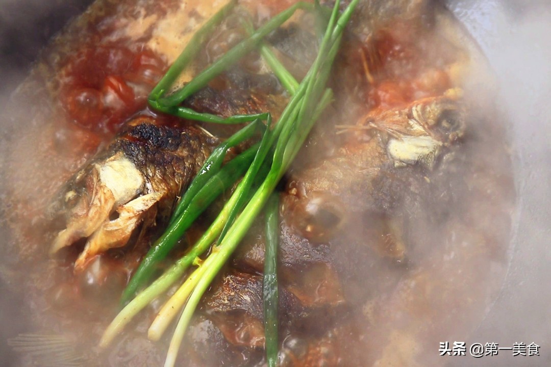 煎鱼一定不要直接下油锅,煎鱼不粘锅不破皮小技巧