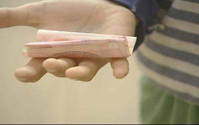 孩子偷钱怎么教育最好,孩子屡次偷钱该怎么教育