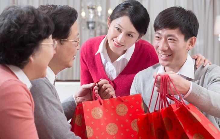 办事求人什么时候送礼好,求人办事说不要着急