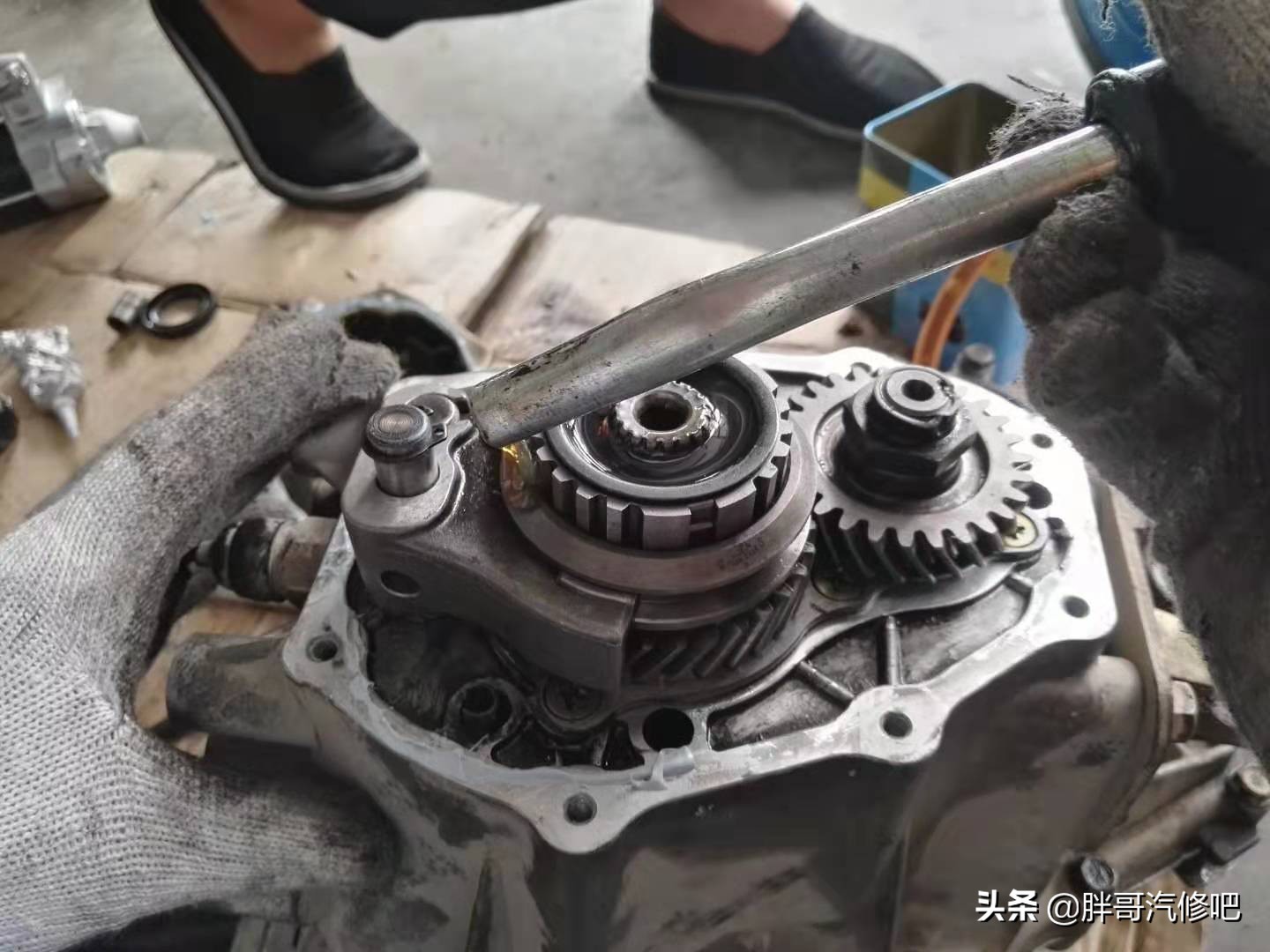 海马王子变速箱在哪里换油,海马骑士手动变速箱维修视频