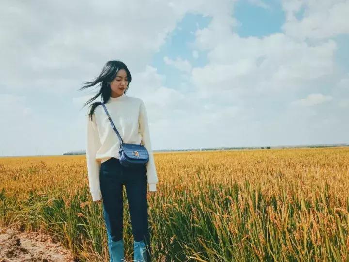 女人圆脸发型和方脸哪个更抗老,适合圆脸方脸女生的发型短发