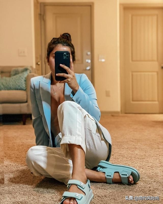 宋慧乔牛仔穿搭鞋子,近期的宋慧乔的穿搭