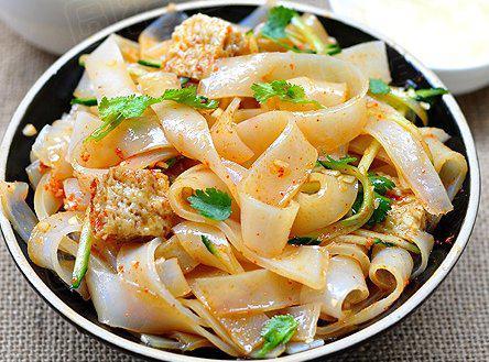 地摊经济火了,现在流行的夜市地摊小吃都有什么