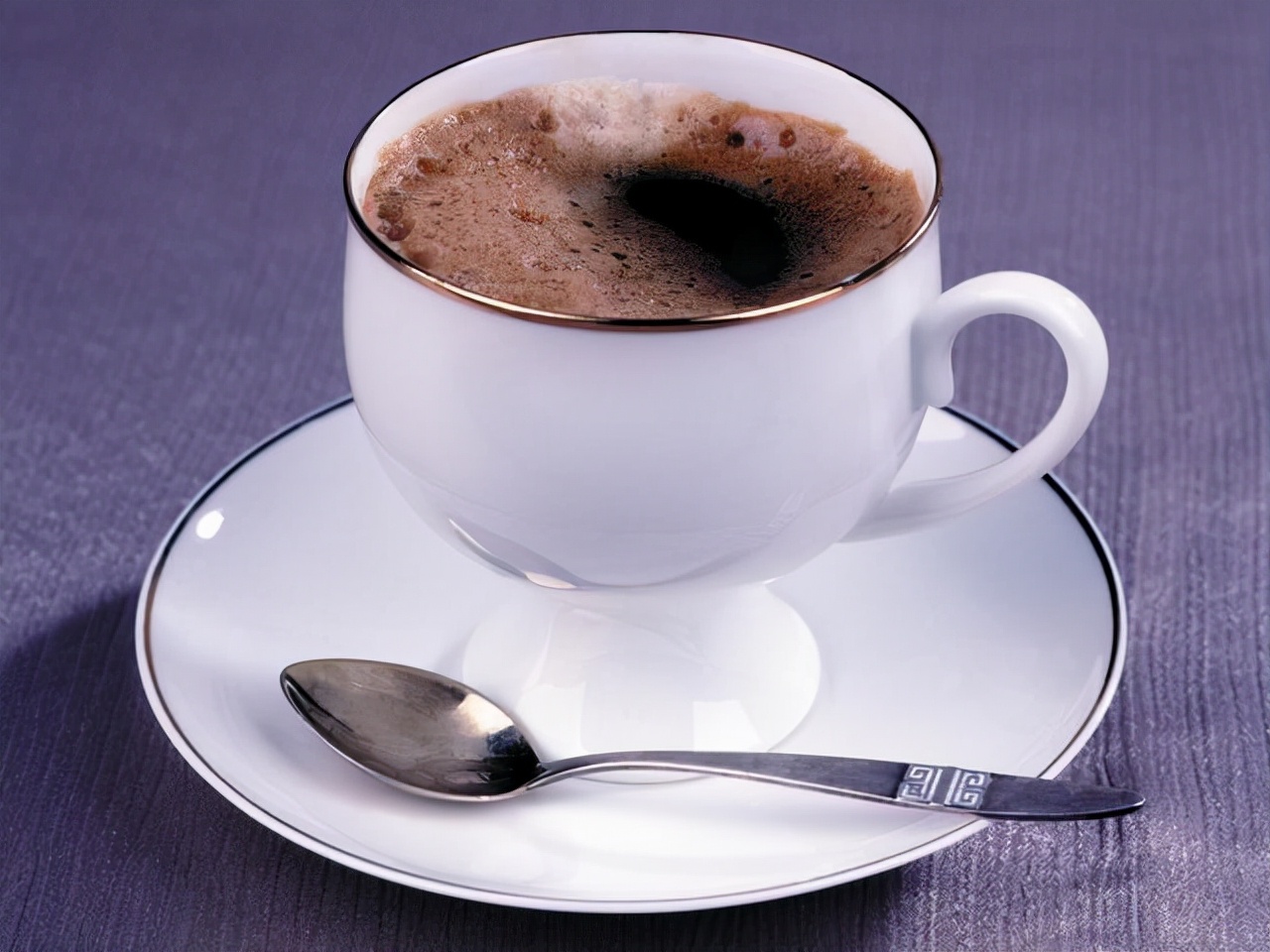 喝咖啡伤肝吗,英国研究称喝咖啡或可护肝