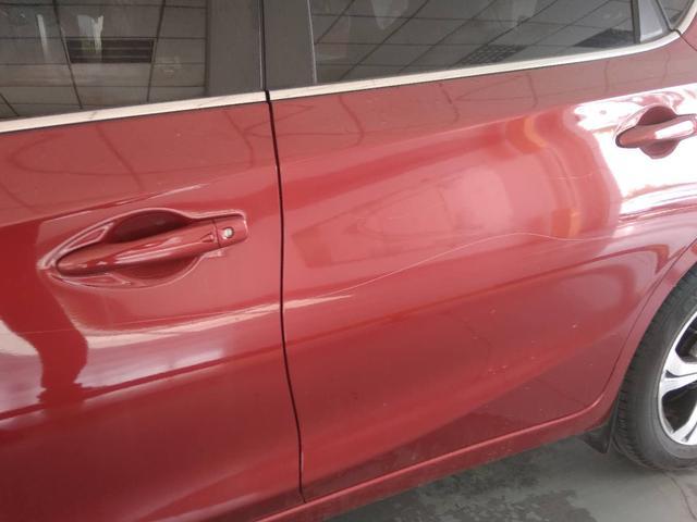 车门掉一块漆大概多少钱,车门撞掉漆了修理要多少钱