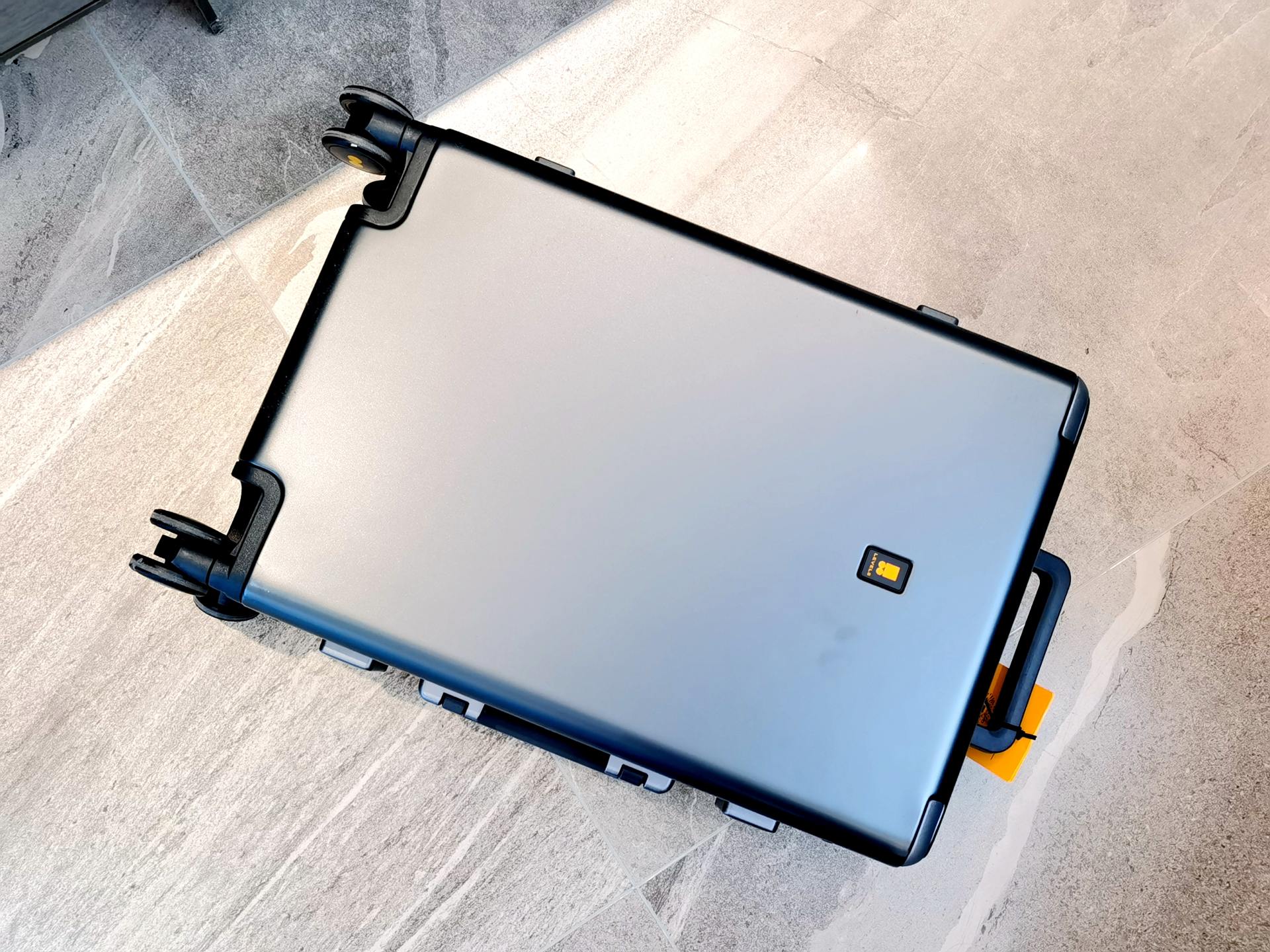 罗永浩地平线8号卖多少,罗永浩直播间旅行箱