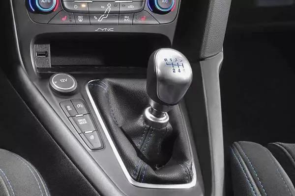 福特福克斯两厢rs落地,福特福克斯rs拉力赛车