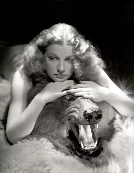 与熊同居28年神秘死亡，美国女人传奇的一生，隐藏着惊人结局