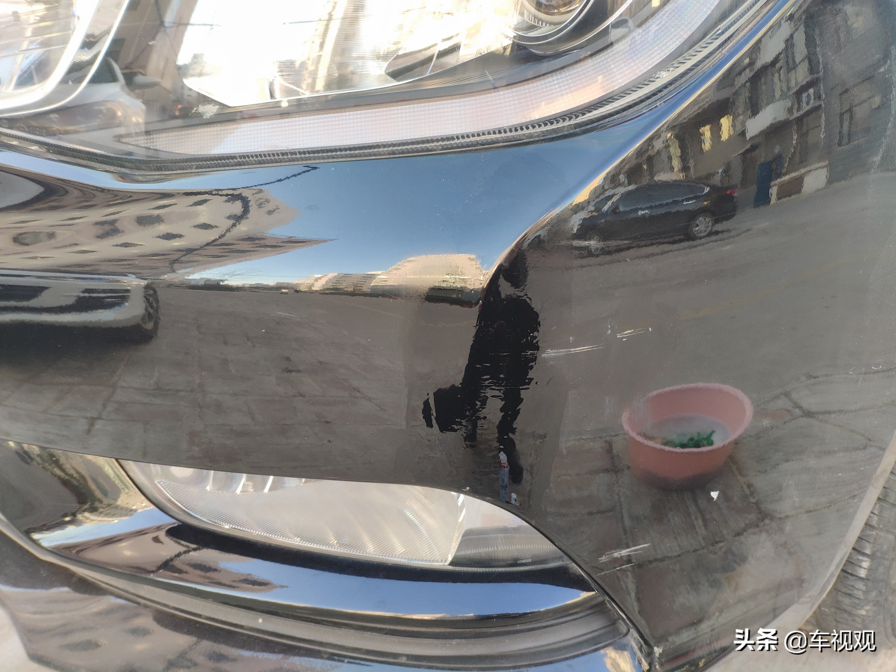 刮蹭车漆修补喷漆流程,黑车漆被刮怎么用自喷漆修复