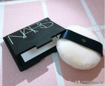 夏日轻薄底妆定妆,夏季持久不脱妆定妆粉