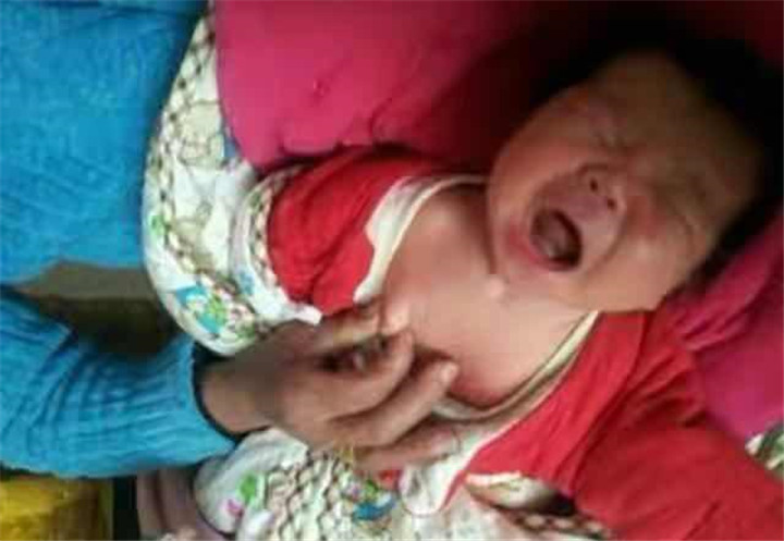 19岁女孩还没发育是什么原因,19岁女子生娃后没有奶水