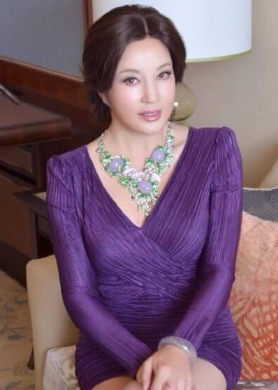 62岁的刘晓庆爆照,刘晓庆带货翻车完整版