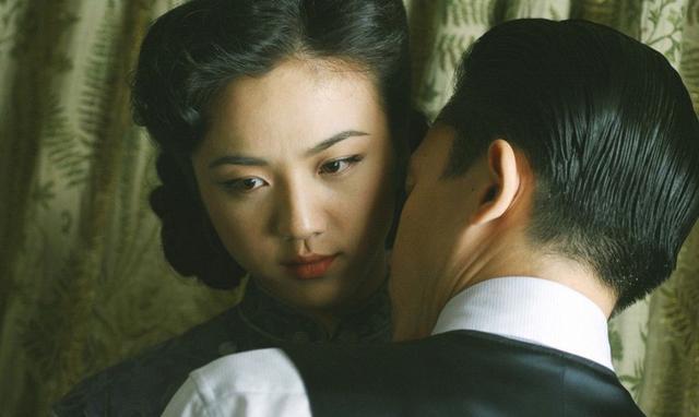 张爱玲的《色戒》写了三十多年，真的不只是色情那么简单