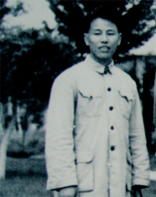 王鹤滨，曾任毛主席保健医生，两次救下长孙，离休后当赤脚医生