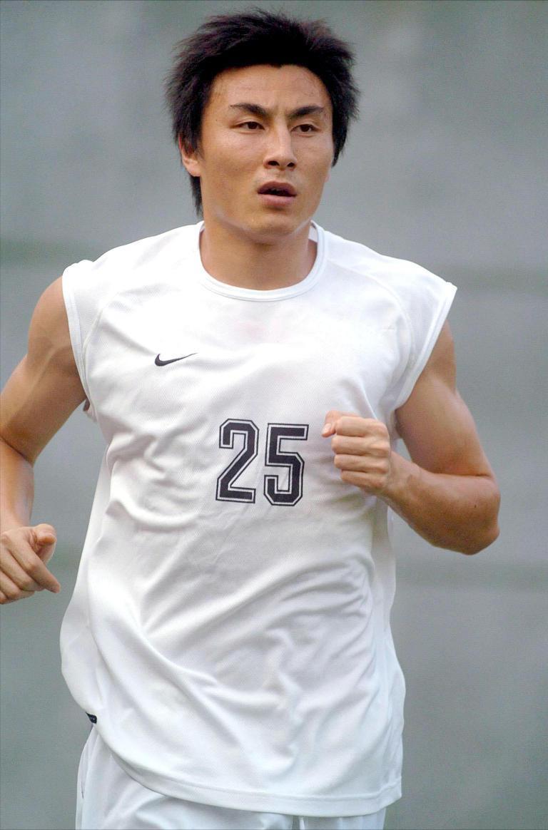 杨晨和孙继海一起在曼城踢过球吗,孙继海杨晨范志毅哪个最强