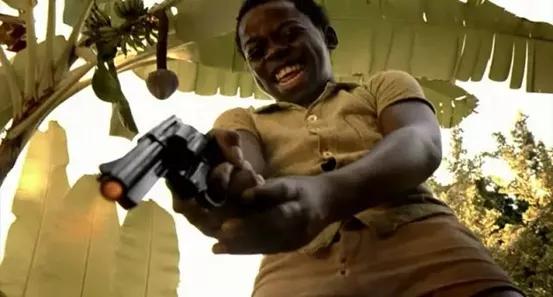 巴西黑帮称强制封城,巴西黑帮封城画面