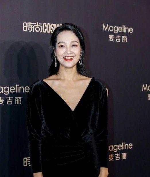 史诗级尴尬现场!口误一个接一个,她究竟是怎么了?