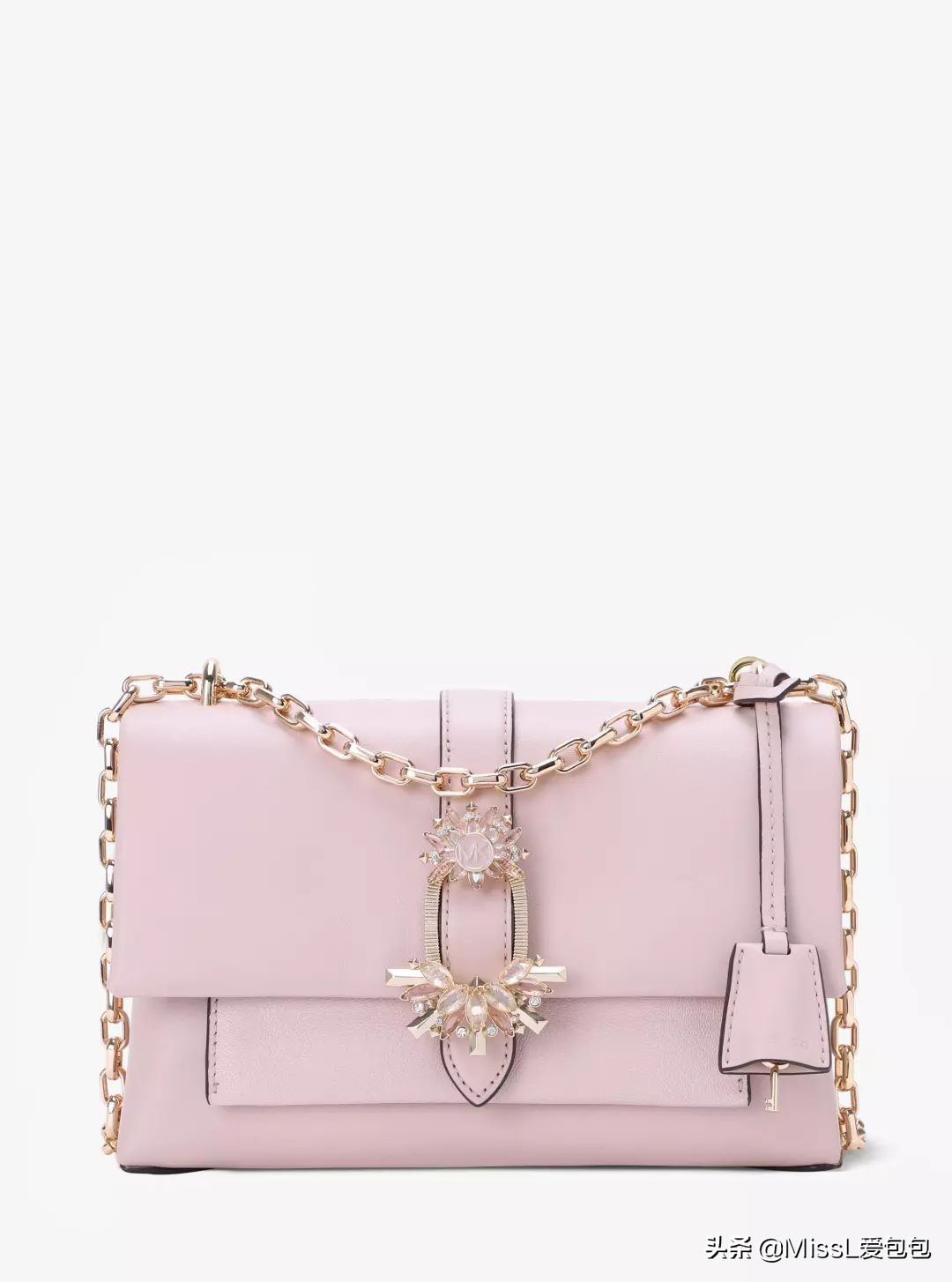 天热了买件衣服,天热了该买什么衣服呀