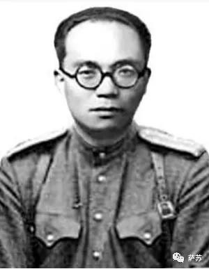 女地下党潜入国军机要室窃取情报,女特工只身前往敌军深处以一敌百