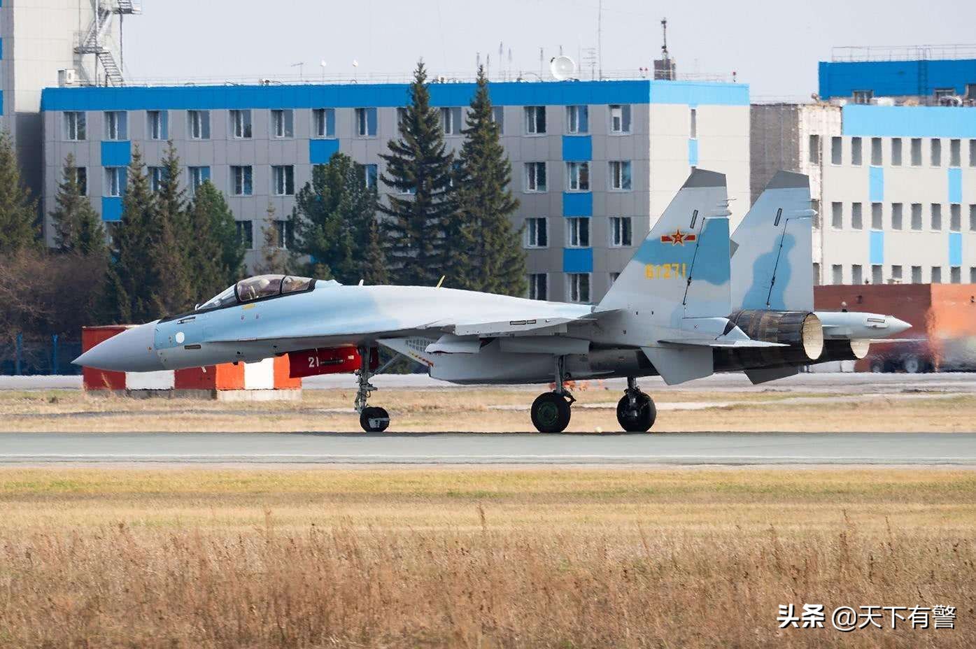 中国购买的苏35，为什么是俄飞行员开过来，中国飞行员不会飞吗？