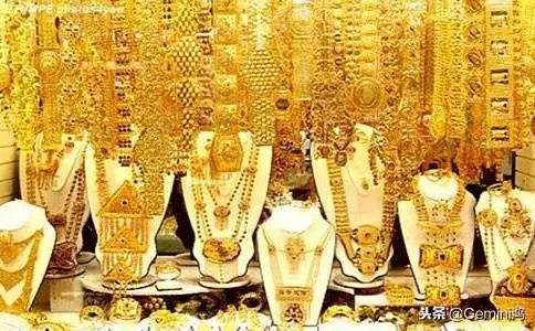 国外结婚戴黄金,外国人嫁给中国人带很多金饰